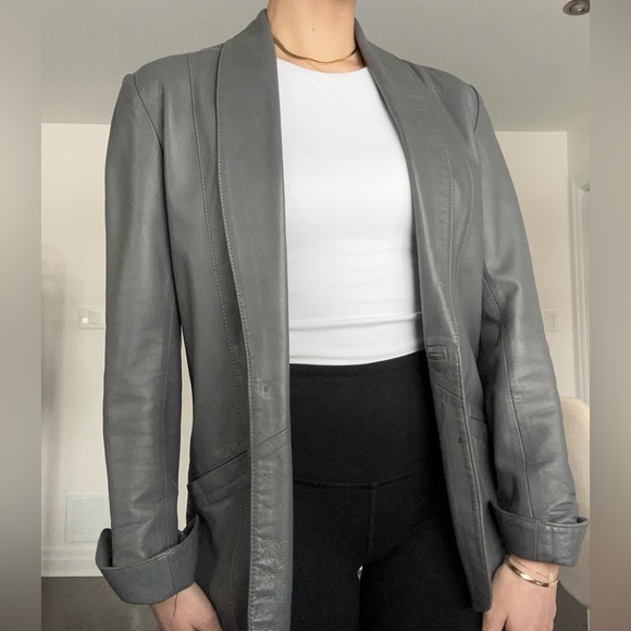 Vintage leather belted blazer - Picture 3 of 8